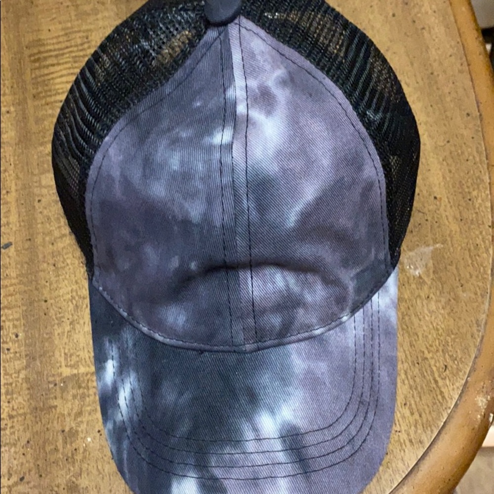 Black tye dye pony tail hat
